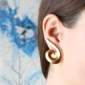 VINTAGE goldtone swirl earrings